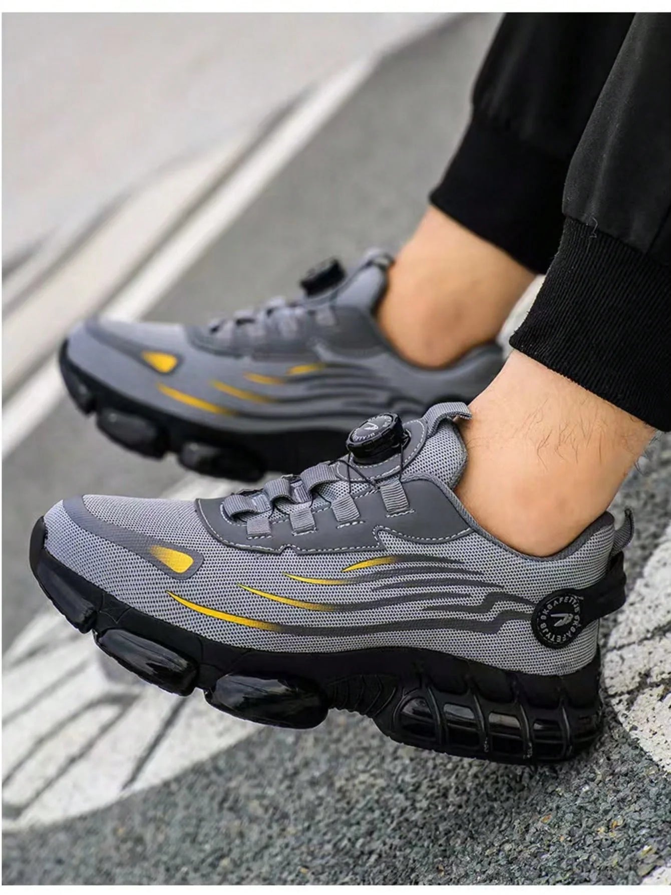 Men's Safety Shoes, Lightweight Breathable Anti-Smash Work Shoes